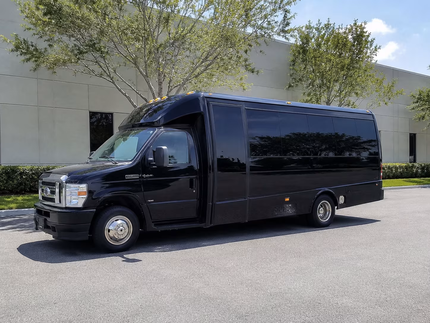 bus rentals for bands performers and touring groups in yakima