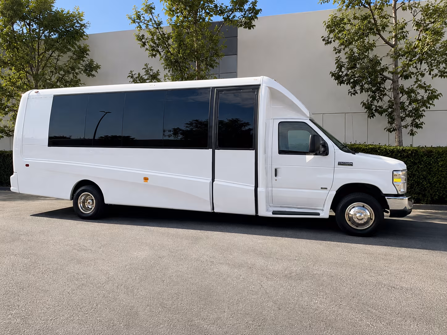 buses for multi day corporate retreats across the yakima valley