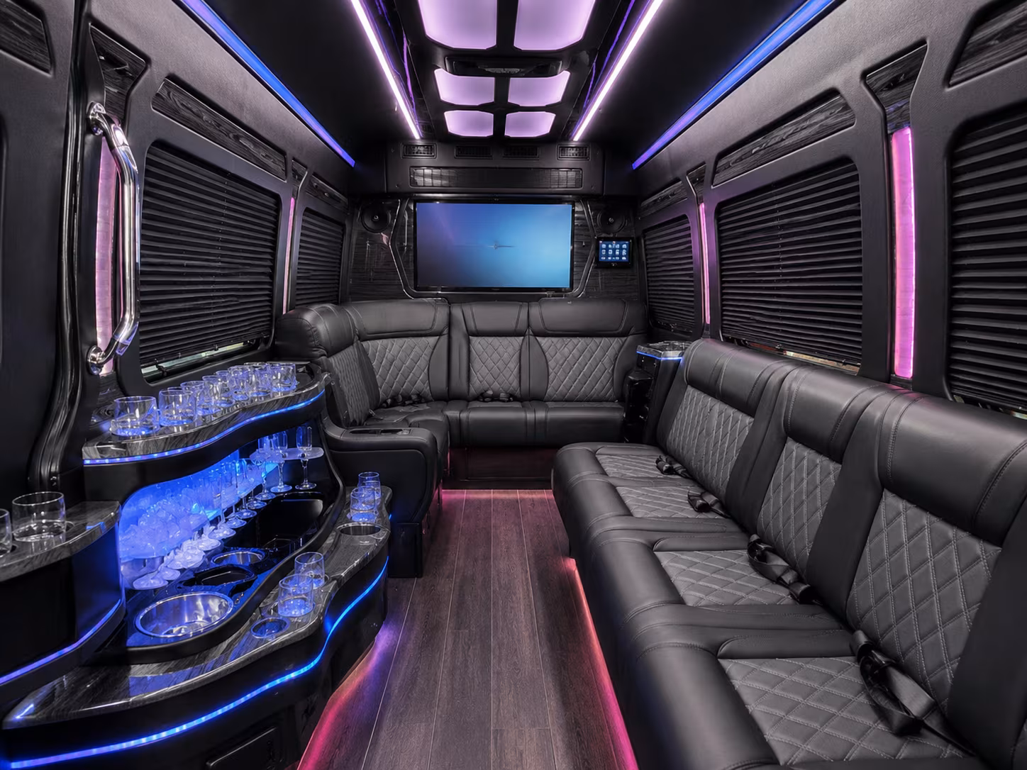 corporate airport transfer buses to and from yakima air terminal