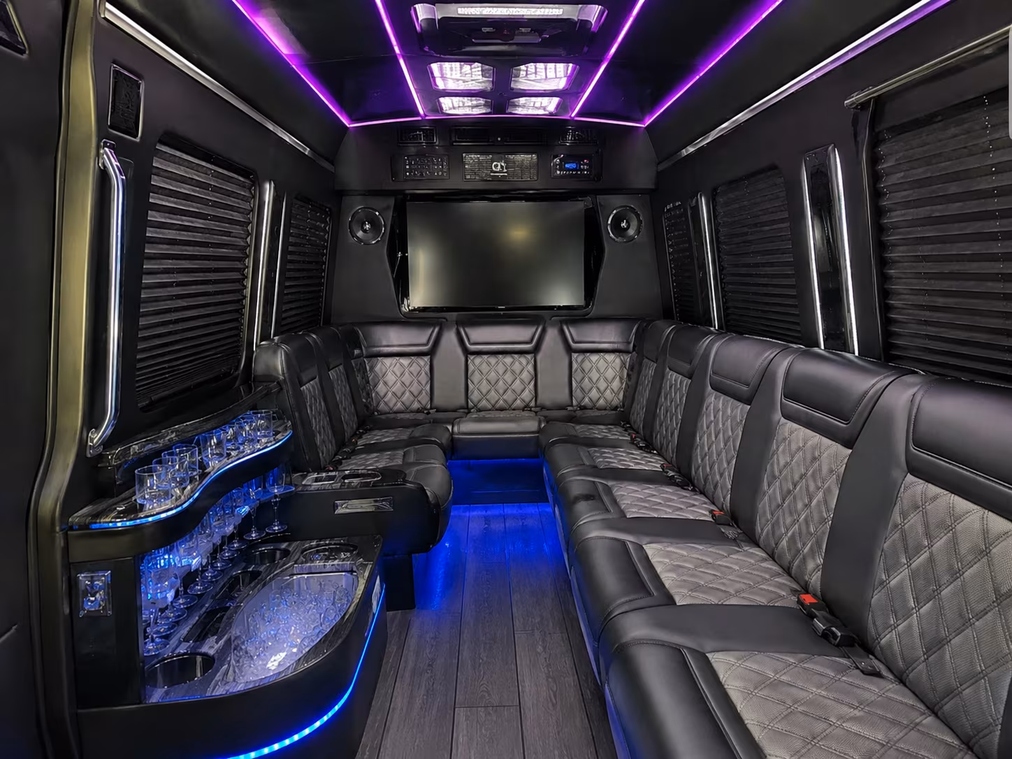 corporate and conference bus rentals in yakima