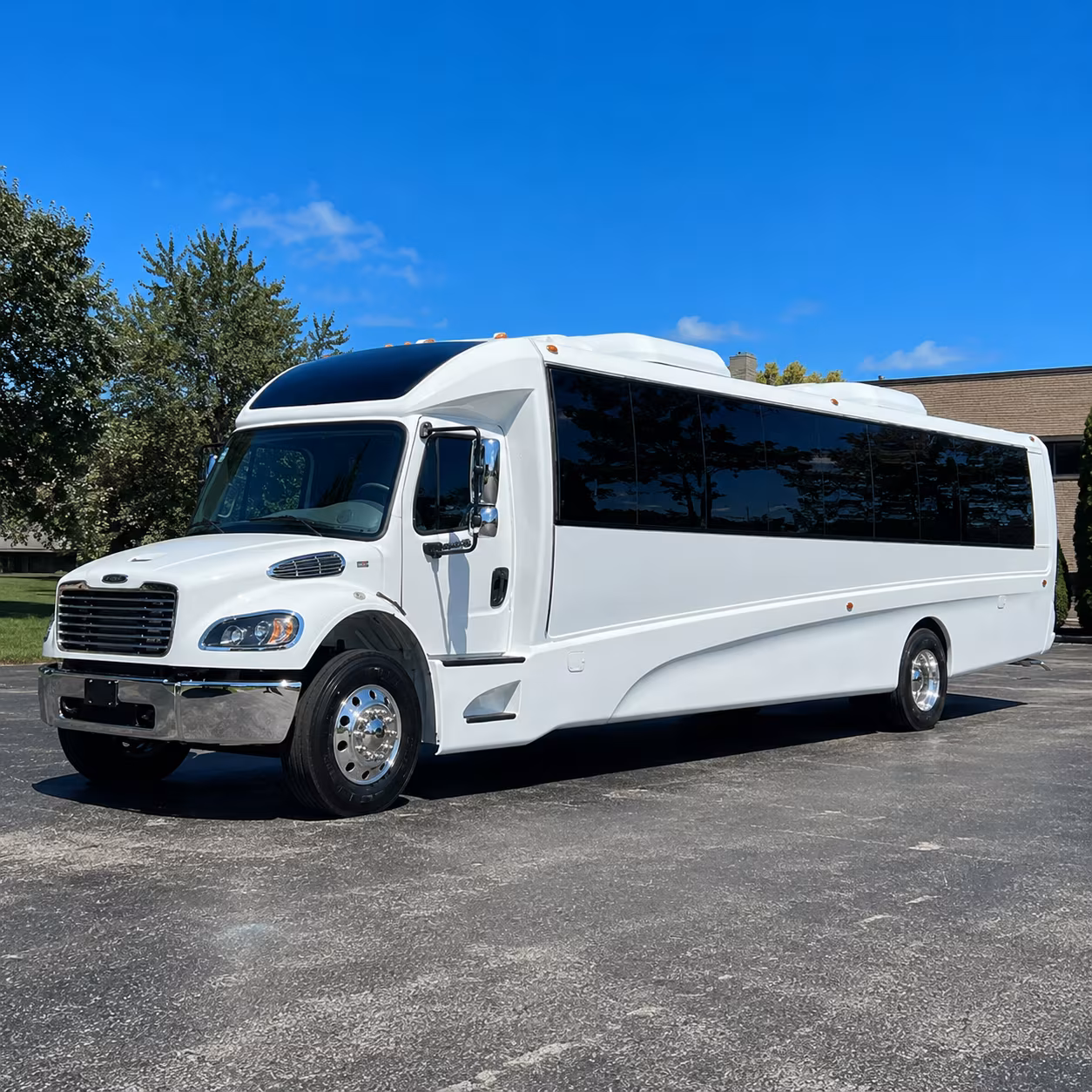 yakima 18 passenger minibus