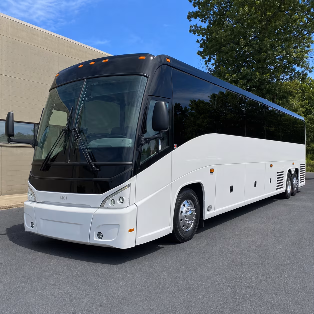 yakima 56 passenger charter bus